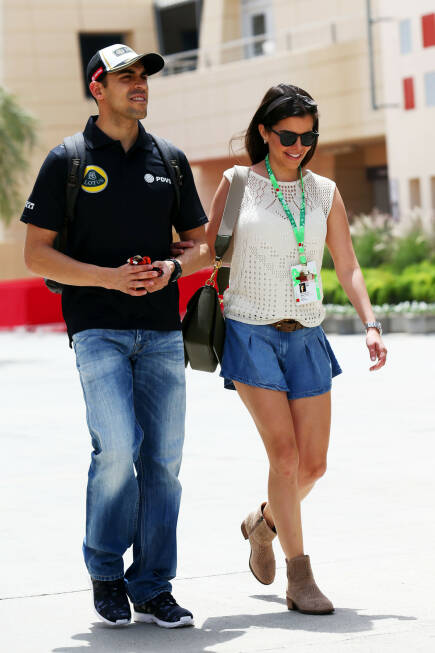 Foto zur News: Pastor Maldonado (Lotus) mit Freundin Gabriela Tarkanyi