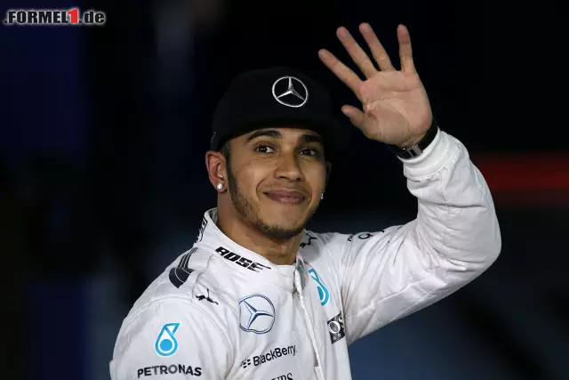 Foto zur News: Freude beim Weltmeister: Lewis Hamilton hat seine erste Bahrain-Pole in der Tasche