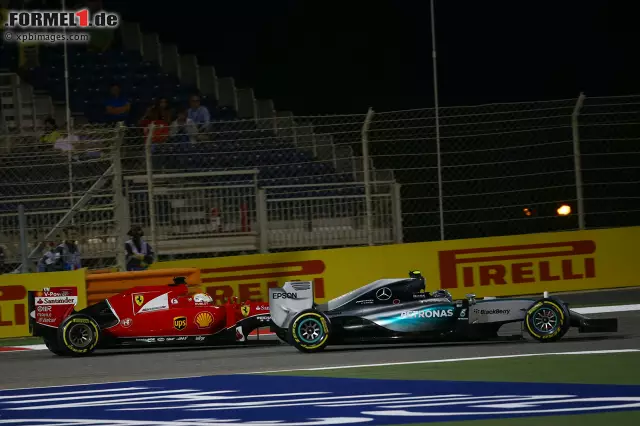 Foto zur News: Nico Rosberg (Mercedes) und Sebastian Vettel (Ferrari)