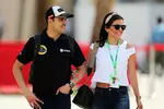 Foto zur News: Pastor Maldonado (Lotus) mit Gabriela Tarkanyi