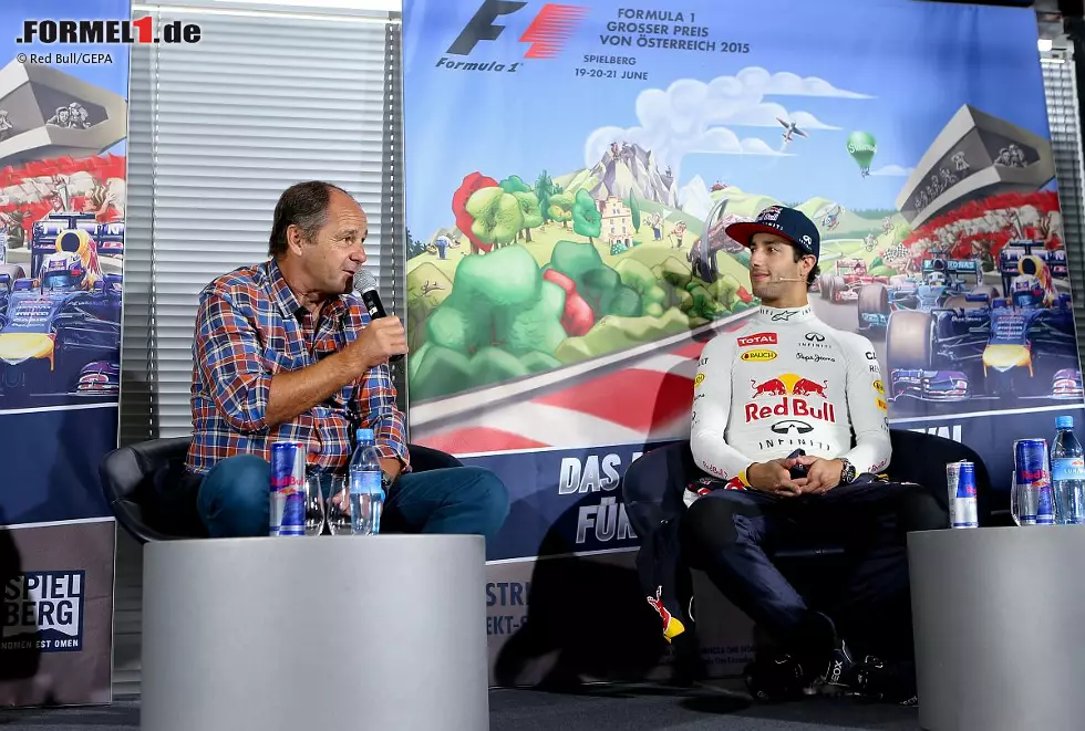 Foto zur News: Gerhard Berger und Daniel Ricciardo (Red Bull)