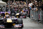 Foto zur News: David Coulthard und Daniil Kwjat (Red Bull)