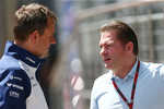 Foto zur News: Williams-Sportchef Steve Nielsen und Jos Verstappen