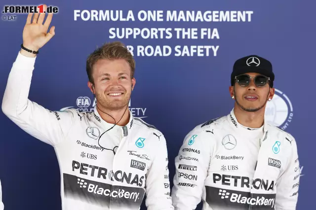 Foto zur News: Nico Rosberg und Lewis Hamilton (Mercedes AMG Petronas Formula One Team)