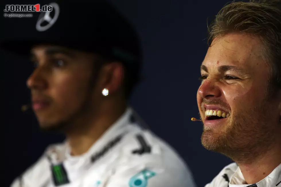 Foto zur News: Nico Rosberg (Mercedes) und Lewis Hamilton (Mercedes)