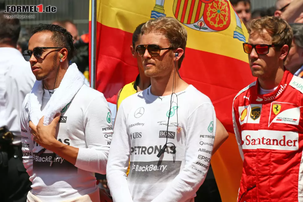 Foto zur News: Lewis Hamilton (Mercedes), Nico Rosberg (Mercedes) und Sebastian Vettel (Ferrari)