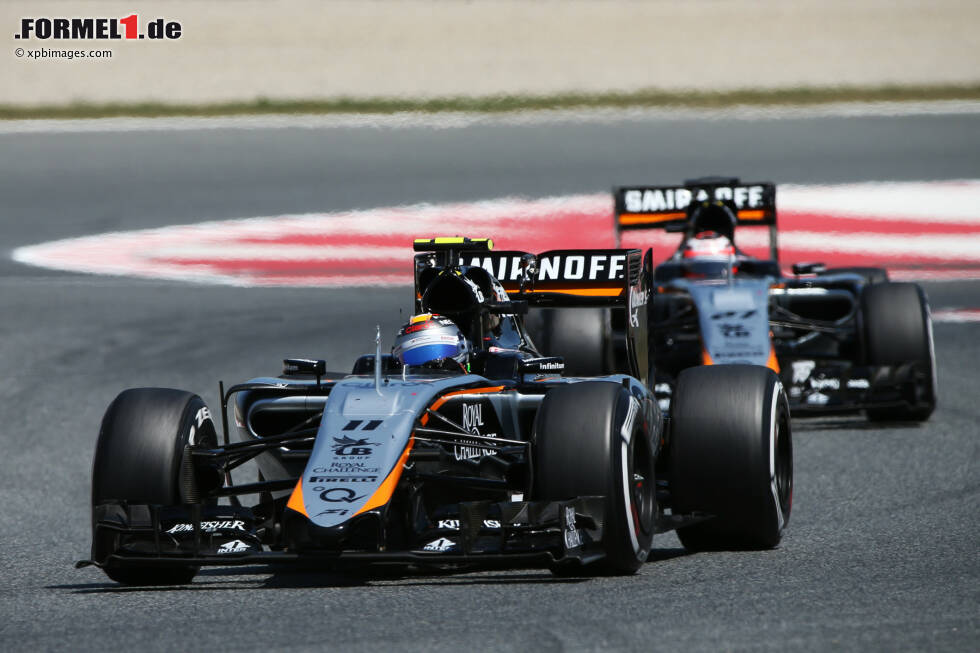 Foto zur News: Sergio Perez (Force India) und Nico Hülkenberg (Force India)