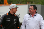 Foto zur News: Nico Hülkenberg (Force India) und Eric Boullier