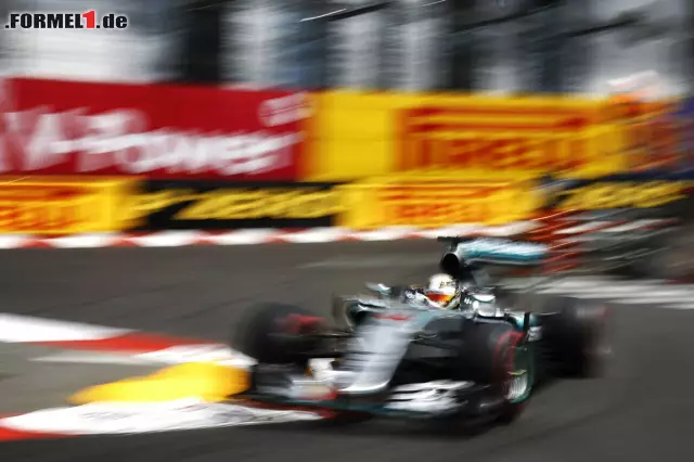 Lewis Hamilton (Mercedes AMG Petronas Formula One Team) Foto zur News: Lewis Hamilton (Mercedes AMG Petronas Formula One Team)