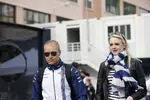 Foto zur News: Valtteri Bottas (Williams) mit Freundin Emilia Pikkarainen