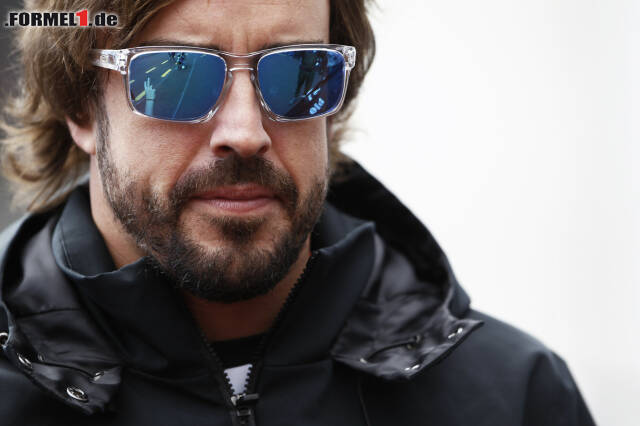 Foto zur News: Fernando Alonso durfte wieder vorzeitig Helm gegen Sonnenbrille tauschen