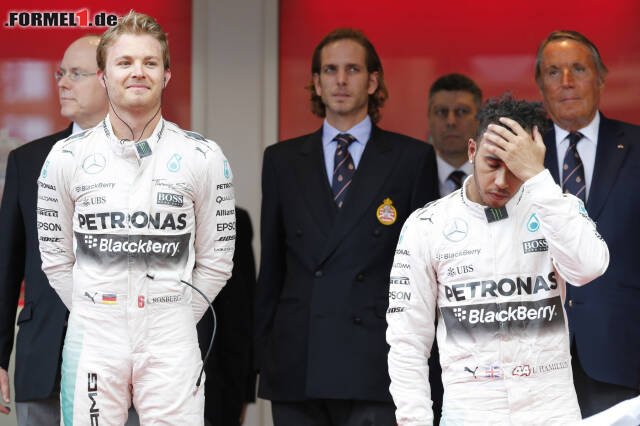 Foto zur News: Nico Rosberg Lewis Hamilton (Mercedes AMG Petronas Formula One Team)