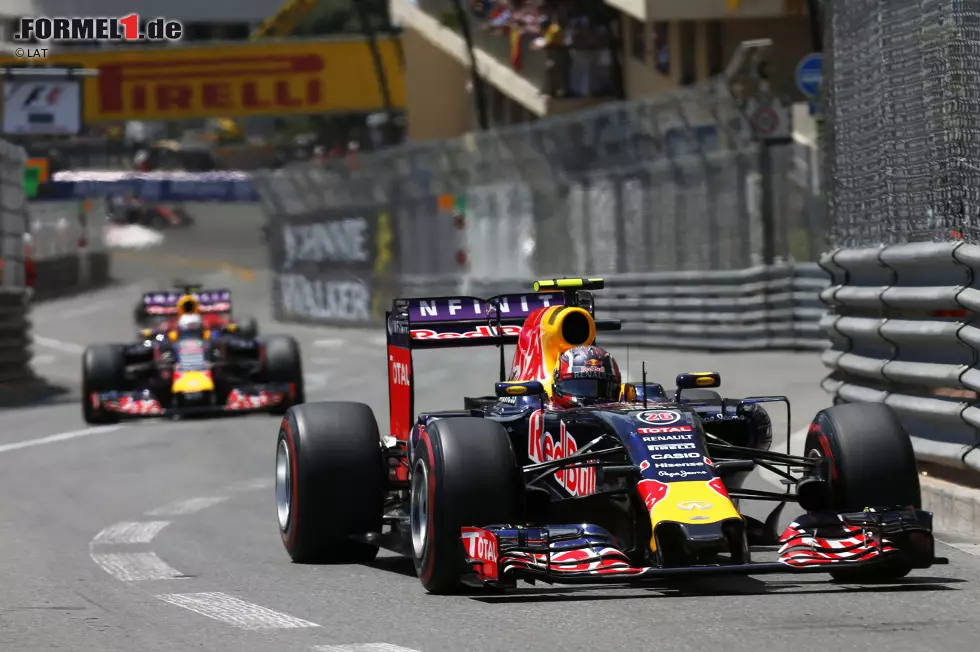 Foto zur News: Daniil Kwjat Daniel Ricciardo (Infiniti Red Bull Racing)