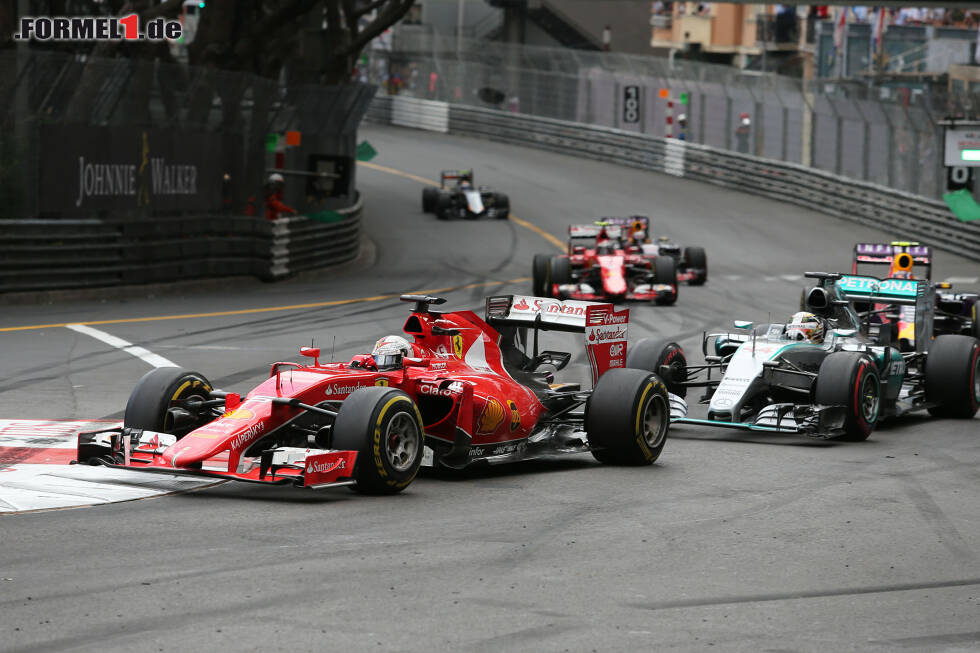 Foto zur News: Sebastian Vettel vor einem Mercedes: Das war auch der Strecke zu verdanken