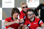 Foto zur News: Roberto Merhi (Manor-Marussia) und Will Stevens (Manor-Marussia)