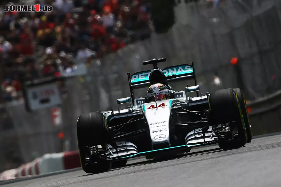 Foto zur News: Mit der 44 zur 44. Pole-Position: Lewis Hamilton und Montreal, das passt