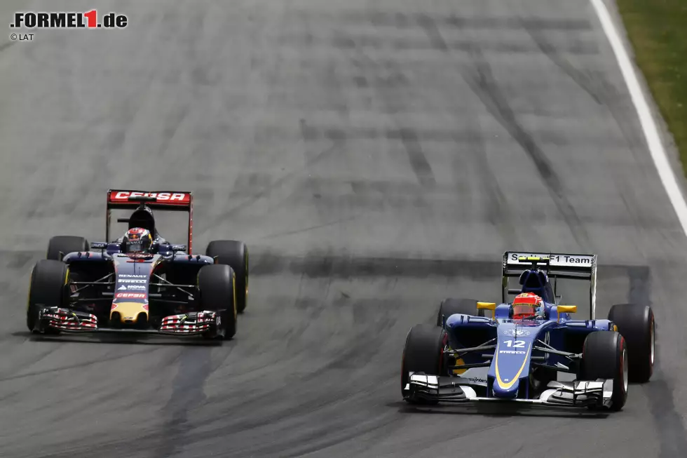 Foto zur News: Felipe Nasr (Sauber) und Max Verstappen (Toro Rosso)