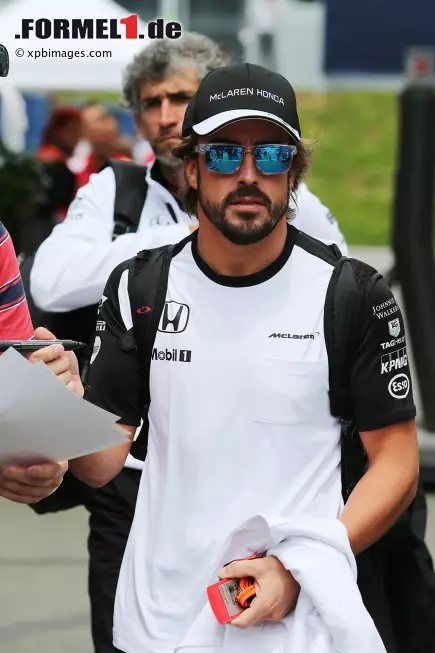 Foto zur News: Fernando Alonso (McLaren)