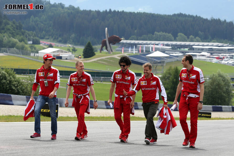 Foto zur News: Esteban Gutierrez und Sebastian Vettel (Ferrari)