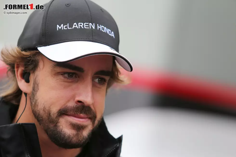 Foto zur News: Fernando Alonso (McLaren)