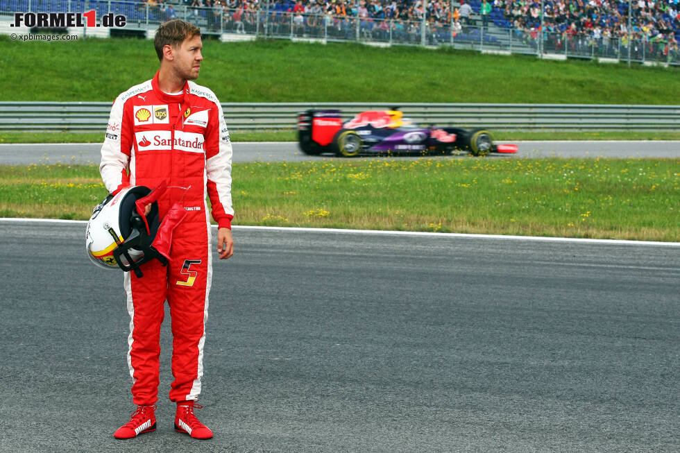 Foto zur News: Sebastian Vettel war am Freitag schnell auf der Strecke (Bestzeit mit 1:09.600 Minuten), aber auch lange abseits der Strecke, denn...
