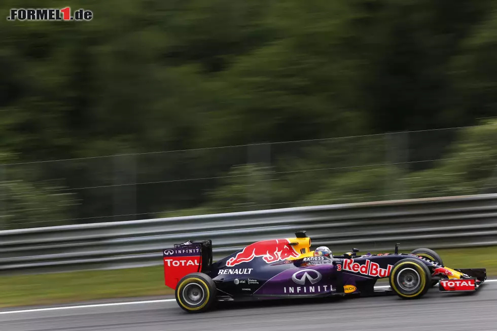 Foto zur News: Daniel Ricciardo (Infiniti Red Bull Racing)