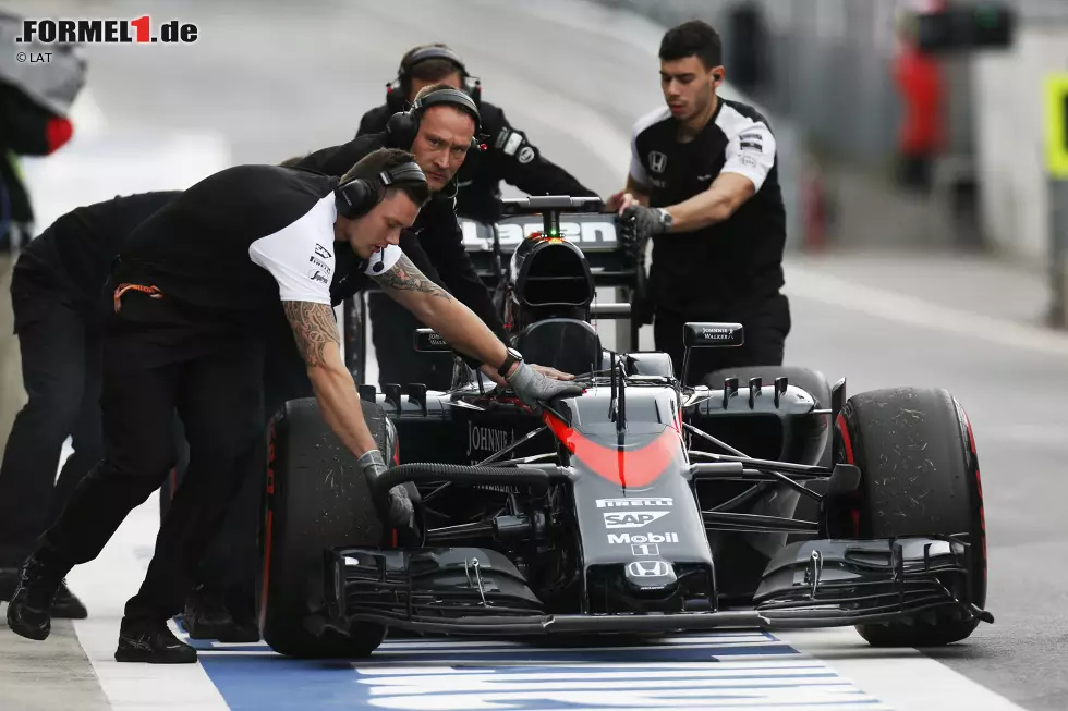 Foto zur News: Fernando Alonso (McLaren)