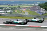 Foto zur News: Lewis Hamilton (Mercedes) und Nico Rosberg (Mercedes)