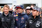 Foto zur News: Jenson Button (McLaren) und Daniel Ricciardo (Red Bull)