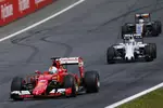 Foto zur News: Sebastian Vettel (Ferrari), Felipe Massa (Williams) und Nico Hülkenberg (Force India)