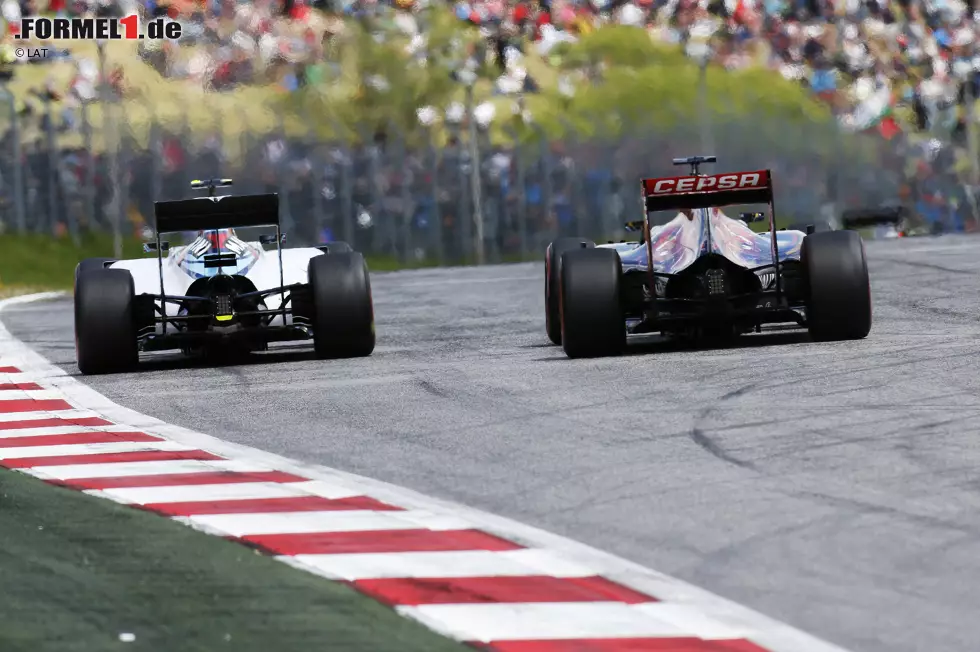Foto zur News: Valtteri Bottas (Williams) und Max Verstappen (Toro Rosso)