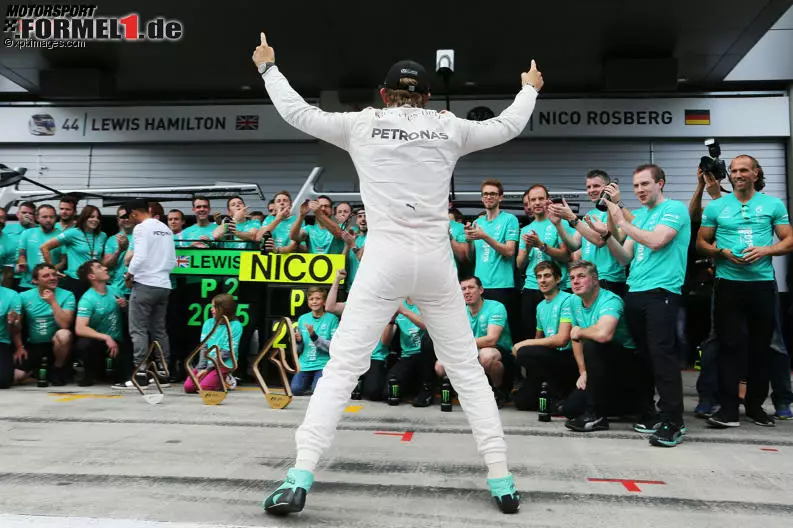 Foto zur News: Nico Rosberg (Mercedes AMG Petronas Formula One Team)