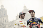 Foto zur News: Carlos Sainz (Toro Rosso) und Daniel Ricciardo (Red Bull)
