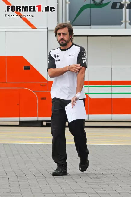 Foto zur News: Fernando Alonso (McLaren)