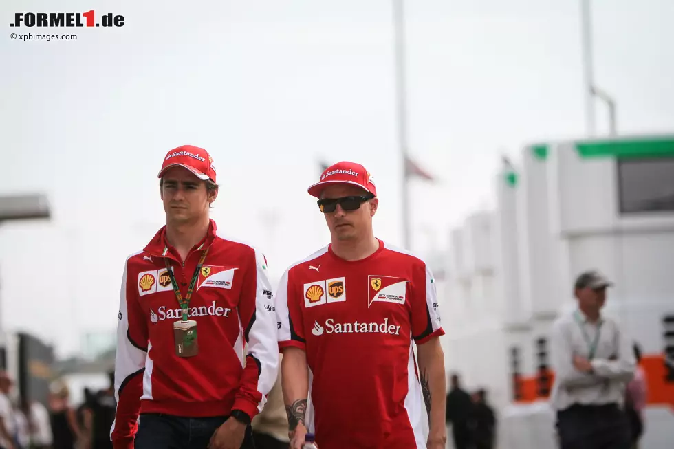 Foto zur News: Esteban Gutierrez und Kimi Räikkönen (Ferrari)