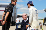 Foto zur News: Romain Grosjean (Lotus), Frank Williams und Felipe Massa (Williams)