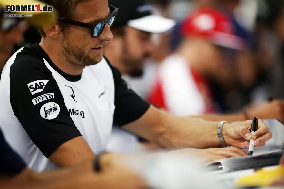 Foto zur News: Jenson Button (McLaren)