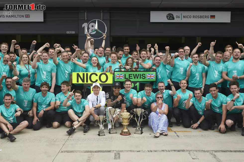 Foto zur News: Lewis Hamilton (Mercedes) und Nico Rosberg (Mercedes)