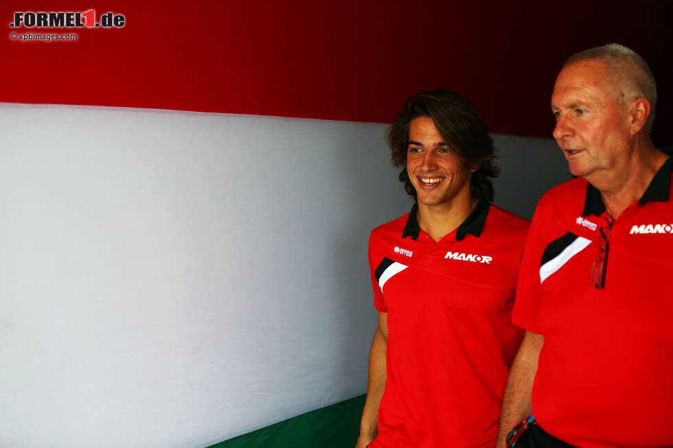 Foto zur News: Roberto Merhi (Manor-Marussia) und John Booth