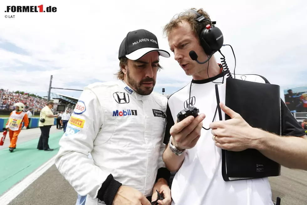 Foto zur News: Fernando Alonso (McLaren)