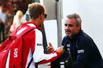 Foto zur News: Sebastian Vettel (Ferrari) und Beat Zehnder