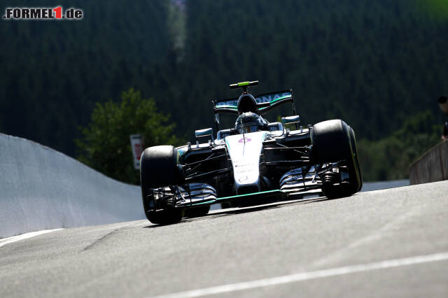 Foto zur News: Teamkollege Nico Rosberg hatte mit leichten Balance-Probleme an seinem Auto zu kämpfen