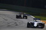 Foto zur News: Felipe Massa (Williams) und Pastor Maldonado (Lotus)