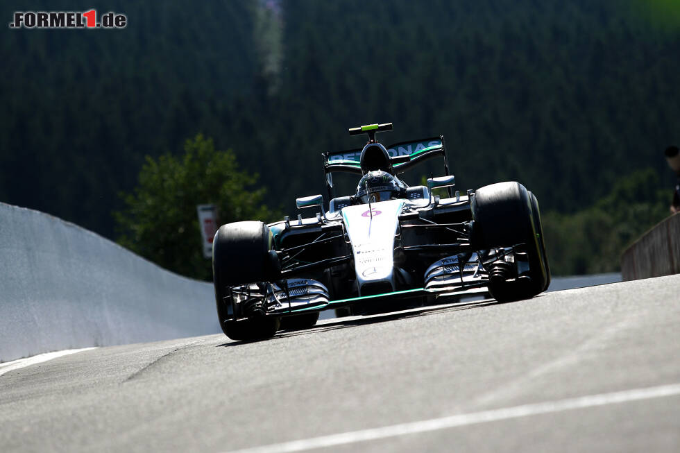 Foto zur News: Teamkollege Nico Rosberg hatte mit leichten Balance-Probleme an seinem Auto zu kämpfen