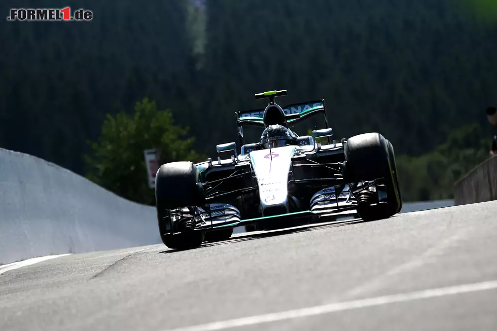 Foto zur News: Teamkollege Nico Rosberg hatte mit leichten Balance-Probleme an seinem Auto zu kämpfen