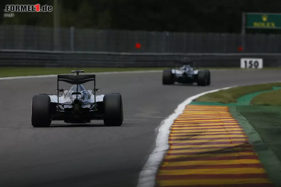 Foto zur News: Lewis Hamilton (Mercedes) und Nico Rosberg (Mercedes)