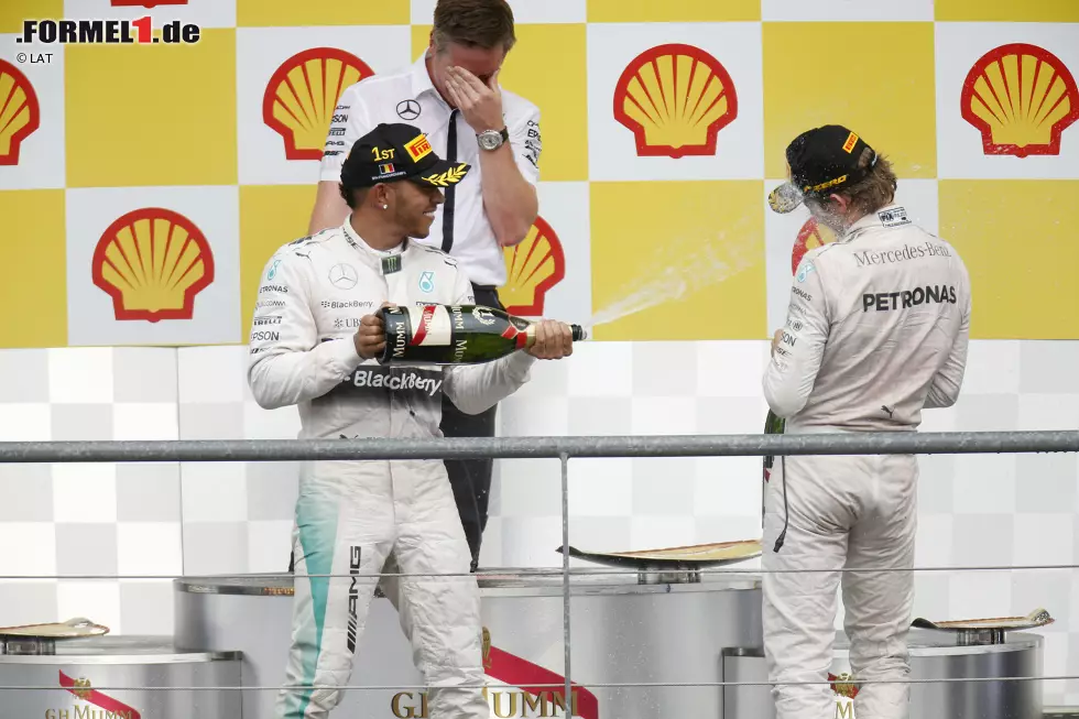 Foto zur News: Lewis Hamilton (Mercedes) und Nico Rosberg (Mercedes)