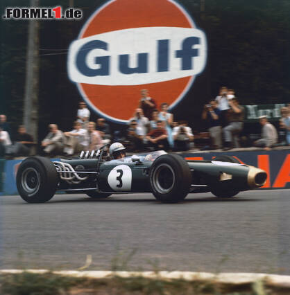 Foto zur News: 1966 wird Jack Brabham im selbst konstruierten BT19 Weltmeister. Jetzt durch legendäre Brabham-Autos klicken!