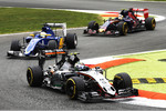 Foto zur News: Sergio Perez (Force India), Marcus Ericsson (Sauber) und Carlos Sainz (Toro Rosso)
