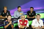 Foto zur News: Christian Horner, Maurizio Arrivabene und Eric Boullier